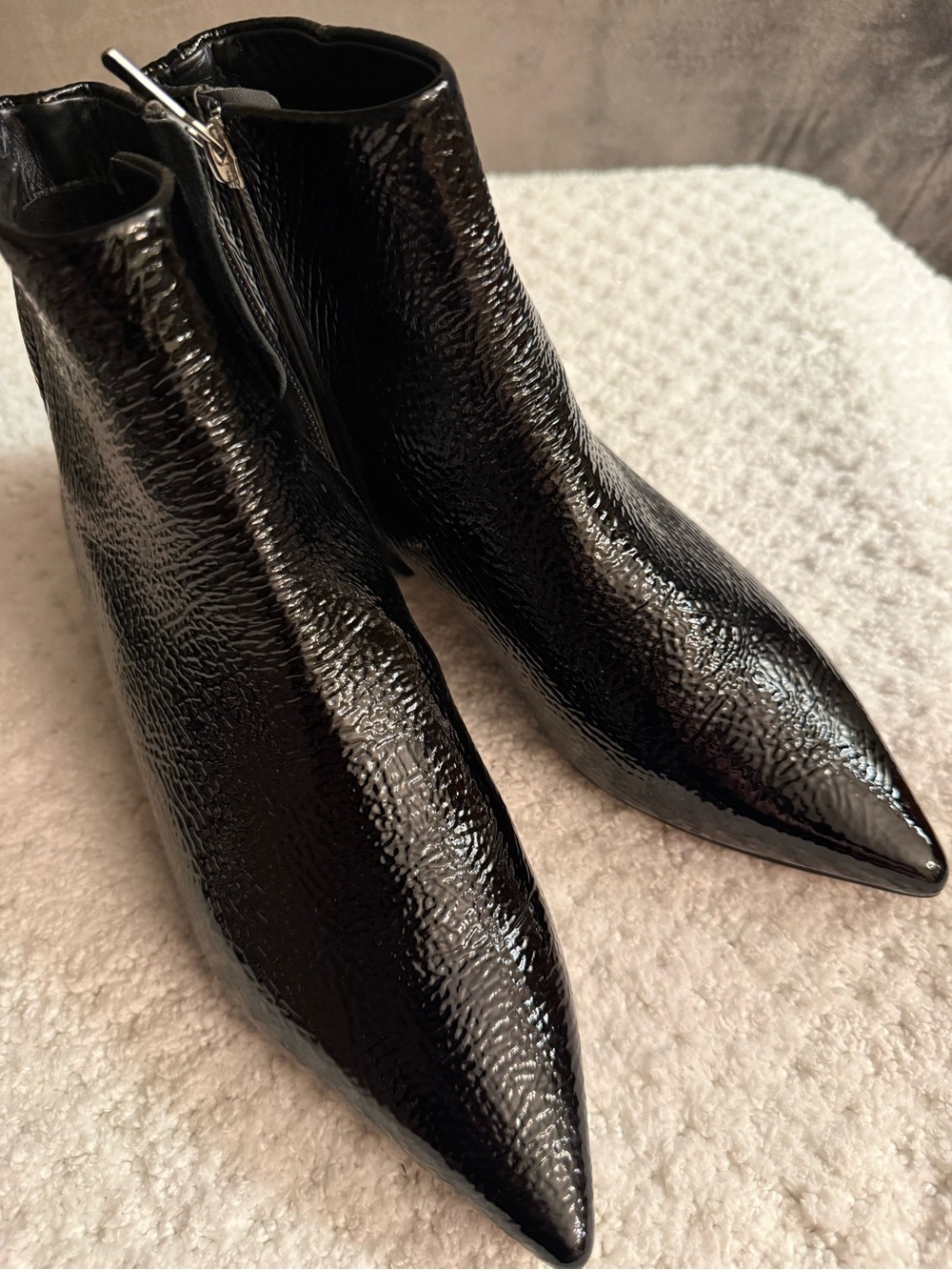 Linea Paolo Black Faux Patent Leather Pointed Ankle Booties sz 6M